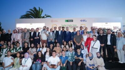 Bu yıl üçüncüsü düzenlenen Yeşilay Liseler Arası Münazara Turnuvasının Türkiye