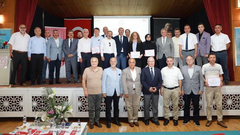 Okullar arasında iletişim ağı oluşturulması, ortak kültürel değerlerin kuvvetlendirilerek barış,