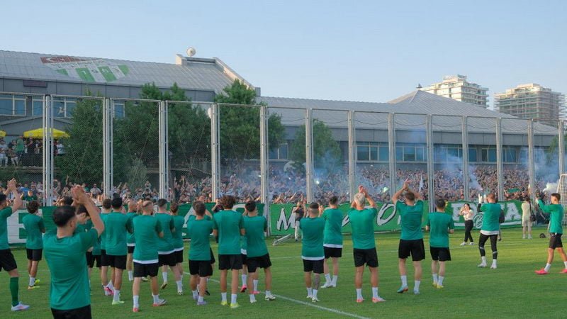 Bursaspor yeni sezon hazırlıklarına Özlüce İbrahim Yazıcı Tesislerimizde gerçekleştirdiği antrenman