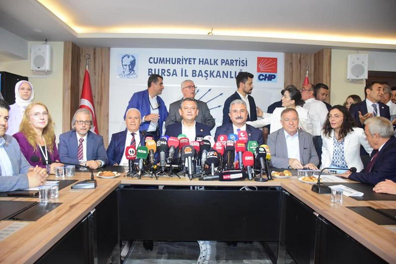 Özel, Bursa İl Başkanlığı’nda AKP’den CHP’ye geçen belediyelerdeki SGK borçları