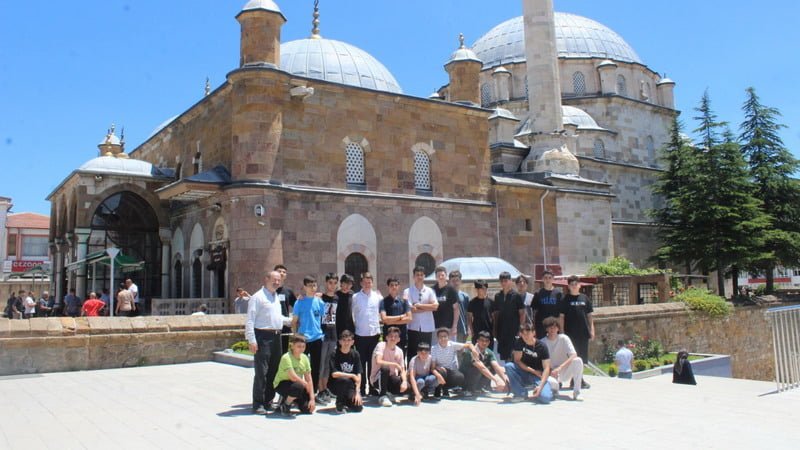 Bursalı liseli gençler, Bursa Marmara Yozgatlılar Federasyonu tarafından düzenlenen kültür