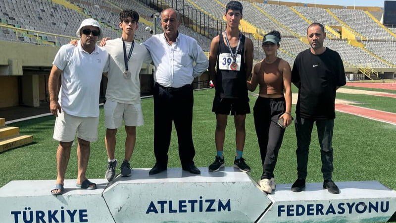 Gemlik Belediyesporlu Bedirhan Gümüş, Triatlon'da Türkiye 2. oldu