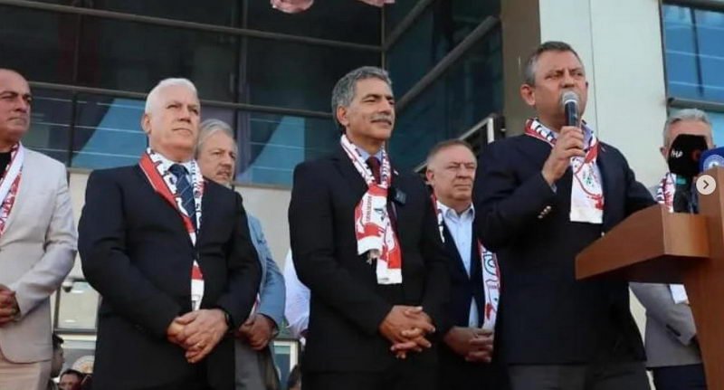 CHP Genel Başkanı Özel, AKP iktidarının İzmir'de İstanbul'da CHP'li belediyelerin