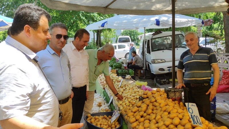 CHP Bursa Milletvekili Hasan Öztürk ve Yıldırım İlçe Başkanı İlhami