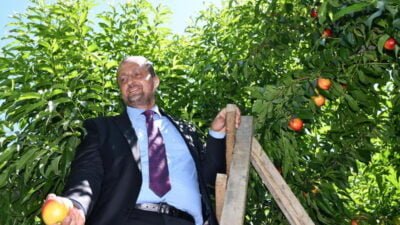 İznik Belediye Başkanı Kağan Mehmet Usta’nın makamında bir araya gelen