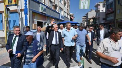 Bursa Büyükşehir Belediye Başkanı Mustafa Bozbey’in başlattığı ‘Başkan Bozbey Burada’ 