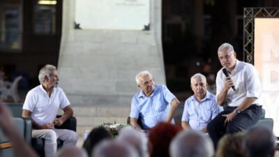 Boğaziçi Üniversitesi’nden Prof. Dr. Betül Tanbay, matematiğin evrensel dilini anlatırken,