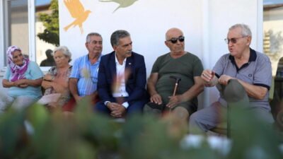 Gemlik Belediye Başkanı Şükrü Deviren, Kurşunlu'da bulunan Bayram Demir Yaşlı