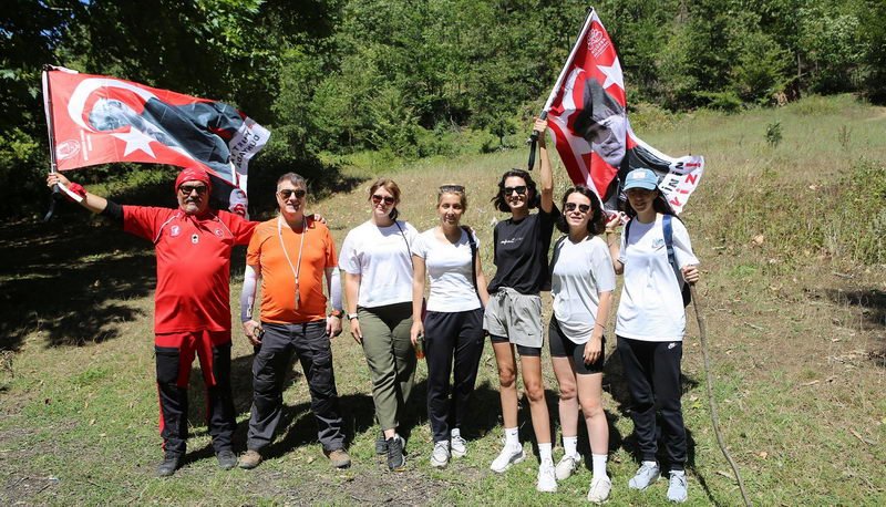 Nilüfer Belediyesi'nin Mysia Yolları’nda hafta içinde düzenlediği etkinliğe katılan trekking