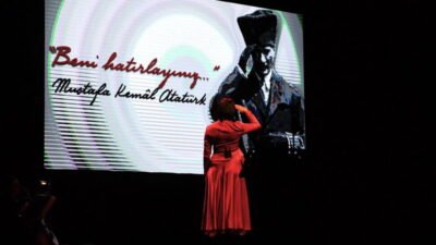 Zafer Bayramı’nın anlam ve coşkusuna yakışır bu etkinlikte, bilinenleri ve