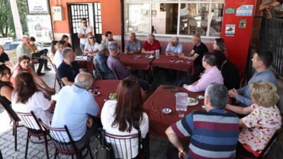 Nilüfer Belediye Başkanı Şadi Özdemir, ziyaret ettiği Ayvaköy’de, mahalle sakinlerine 