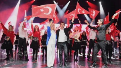 Osmangazi Belediyesi’nin 30 Ağustos Zafer Bayramı etkinlikleri kapsamında sahne alan