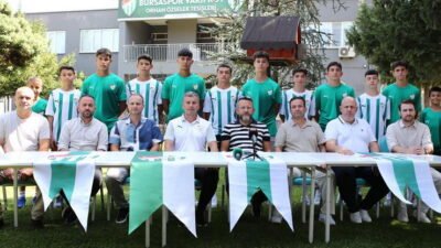 Bursaspor, 2009, 2011 ve 2012 doğumlu toplam 12 oyuncu ile