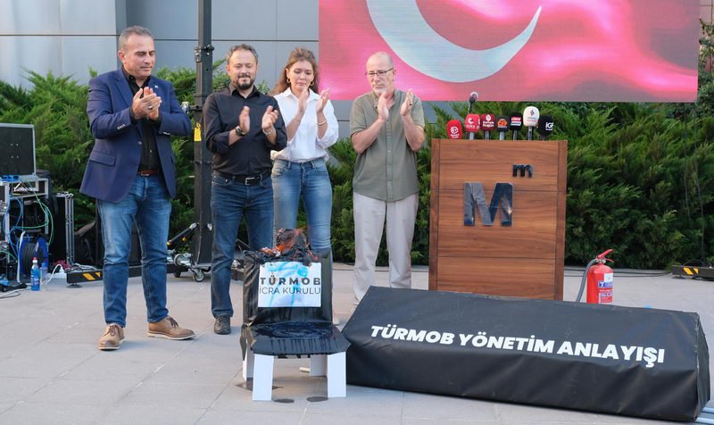 Çatı kuruluşu TÜRMOB'un angarya karşısında yeterli tepki gösterememesini eleştiren Bursa