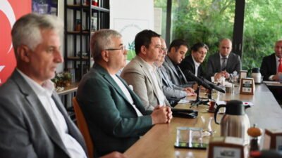 Osmangazi Belediye Başkanı Erkan Aydın, ilçede görev yapan muhtarlar ile