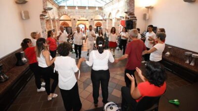 Osmangazi Belediyesi tarafından düzenlenen Ritim Atölyesi’ni başarıyla tamamlayan kursiyerler, sertifikalarını