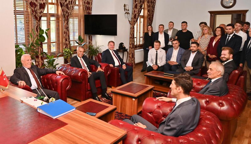  ‘Başkan Bozbey Burada’ projesi kapsamında Karacabey ilçesini ziyaret eden Bursa