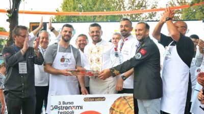 DÜNYANIN EN BÜYÜK BÖREĞİNİ YAPARAK GUİNNES REKORLAR KİTABI'NA GİREN HASAN