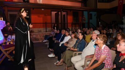 OSMANGAZİ BELEDİYESİ,  DÜZENLEMİŞ OLDUĞU ‘BÜYÜKLERE MASAL’ ETKİNLİĞİ İLE YETİŞKİN