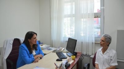 12 YILDIR PARKİNSON HASTASI OLAN 54 YAŞINDAKİ ŞAFAK AKDEMİR, BURSA