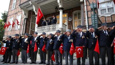 Bursa’nın Yunan işgalinden kurtuluşunun 102’nci yıl dönümü, şehirde coşkuyla kutlanmaya