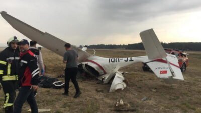 Bursa’nın Yenişehir İlçesi’nde havalimanı apron kısmına bir eğitim uçağının düşmesi