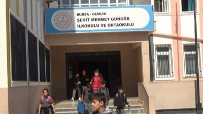 Eğitim-öğretim yılının ikinci haftasında sınıfların 40 kişilik olduğunu gören Şehit