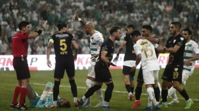 TFF 3. Lig 1. Grup’ta golsüz sona eren Bursaspor-Muşspor karşılaşmasının