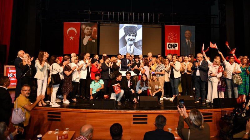 Cumhuriyet Halk Partisi'nin kuruluşunun 101'nci yılı Bursa'da da kutlandı. CHP