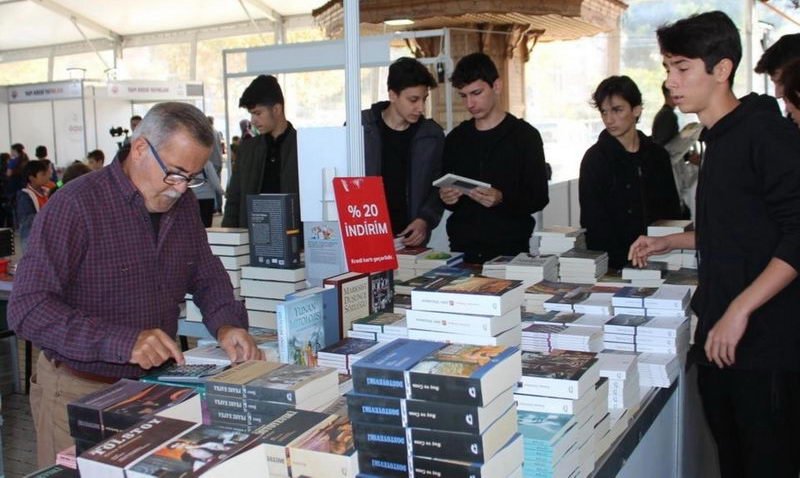 Türkiye'nin en heyecan verici kültürel etkinliklerinden biri olan Gemlik Kitap