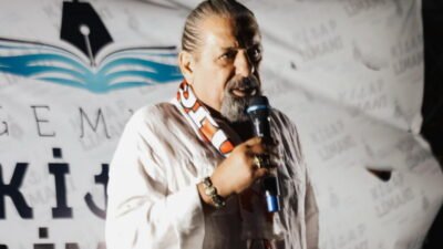 Gemlik Kitap Limanı, sevilen gazeteci, yazar, edebiyatçı ve yorumcuları Gemliklilerle