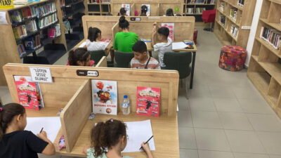 Osmangazi Belediyesi tarafından Demirtaş Kütüphanesi’nde düzenlenen ‘Çocuk Gözünden Kütüphane’ etkinliğine