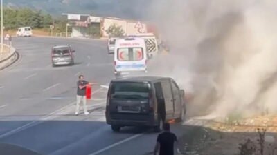 ARIZA YAPAN VİP MİNİBÜS ALEV ALEV YANDI