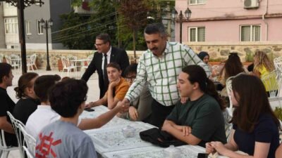 YILDIRIM BELEDİYESİ, DERS ÇALIŞMA VE ARAŞTIRMA İMKÂNI SUNDUĞU UYUMAYAN KÜTÜPHANELER