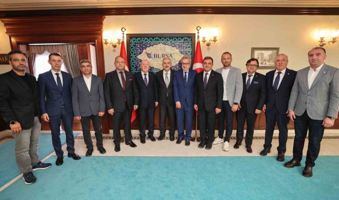 BURSA GAZETECİLER CEMİYETİ BAŞKANI NURİ KOLAYLI VE BGC YÖNETİM KURULU