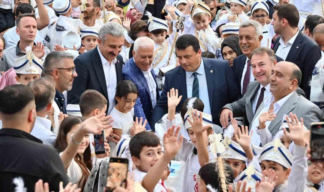 Bursa Büyükşehir Belediyesi tarafından düzenlenen 10. Geleneksel Sünnet Şöleni’nde yaklaşık