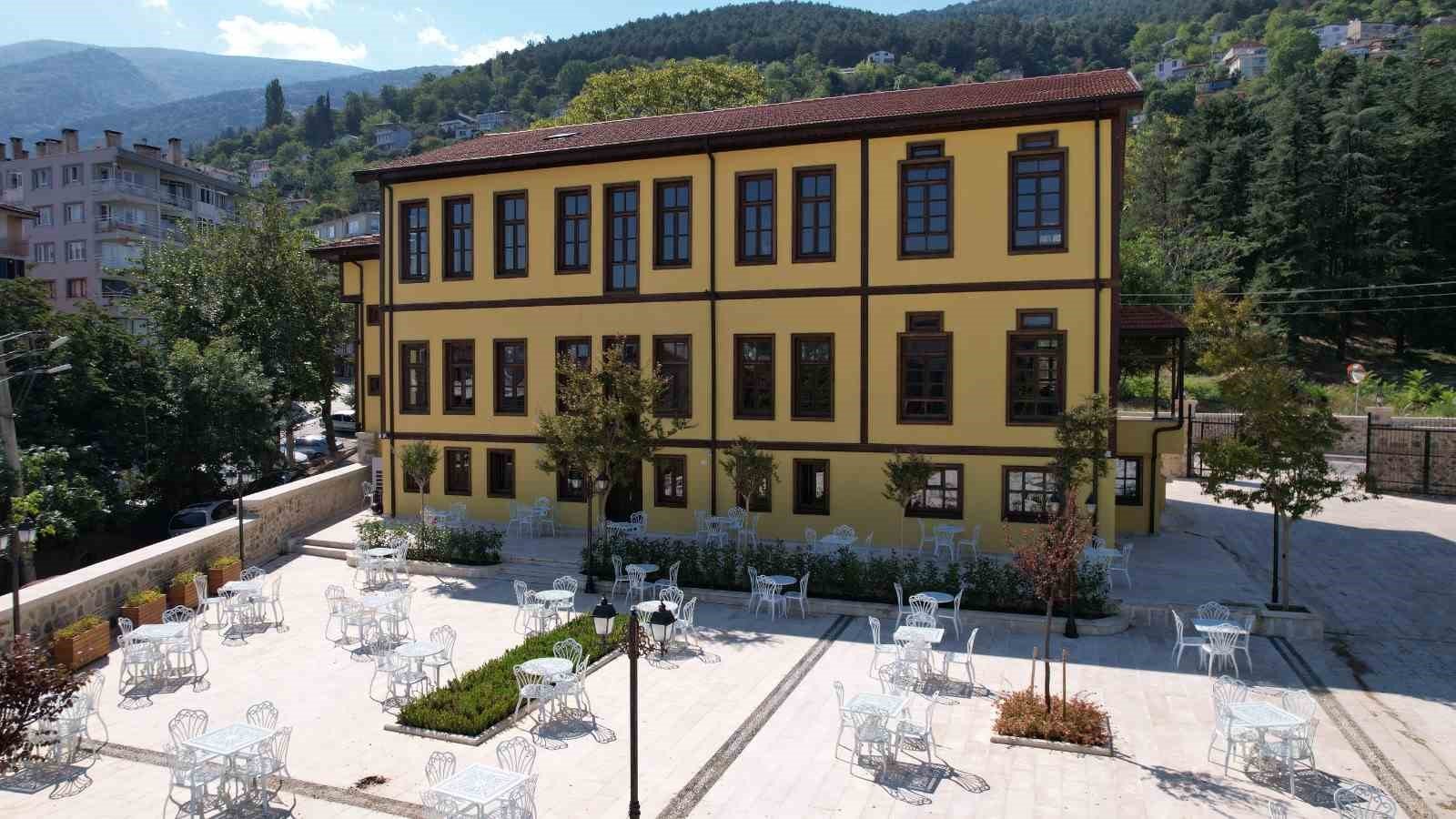 Yıldırım Belediyesi tarafından 3 yıldır adeta ince elenip sık dokunarak