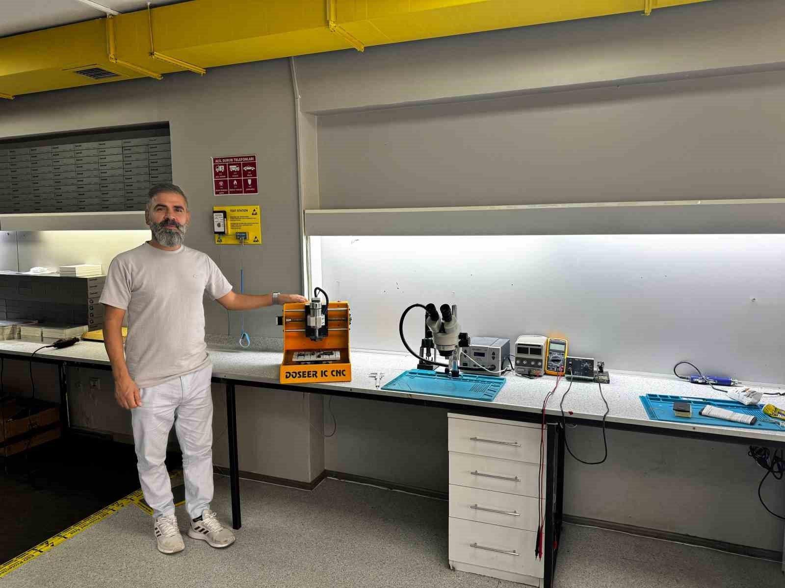 Bursa’da 17 yıldır telefon tamirciliği ile uğraşan Doğan Seyfi Dağtaş