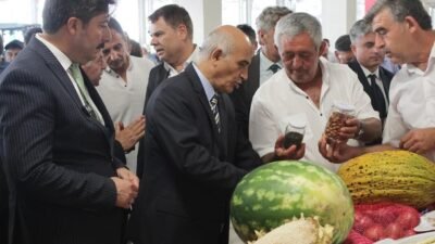 KALİTESİ İLE TÜM DÜNYADA TANINAN MEŞHUR YENİŞEHİR BİBERİ ÜRETİCİLERİ BU