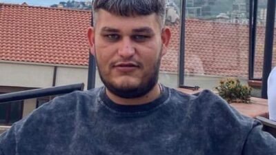 BURSA'NIN GEMLİK İLÇESİNDE SİLAHLI SALDIRIYA UĞRAYAN 25 YAŞINDAKİ GENÇ, HAYATINI