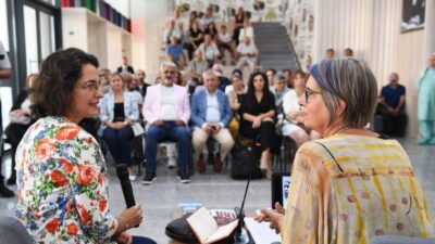 Osmangazi Belediyesi tarafından yılın aydını olarak seçilen eski Milli Eğitim