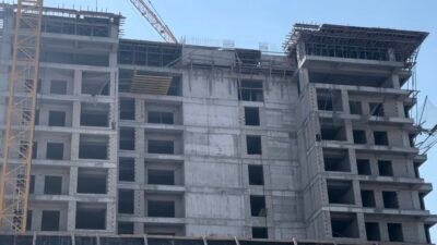 BURSA’DA İNŞAATIN 8. KATINDAN DÜŞEREK AĞIR YARALANAN İŞÇİ, HASTANEDE YAPILAN