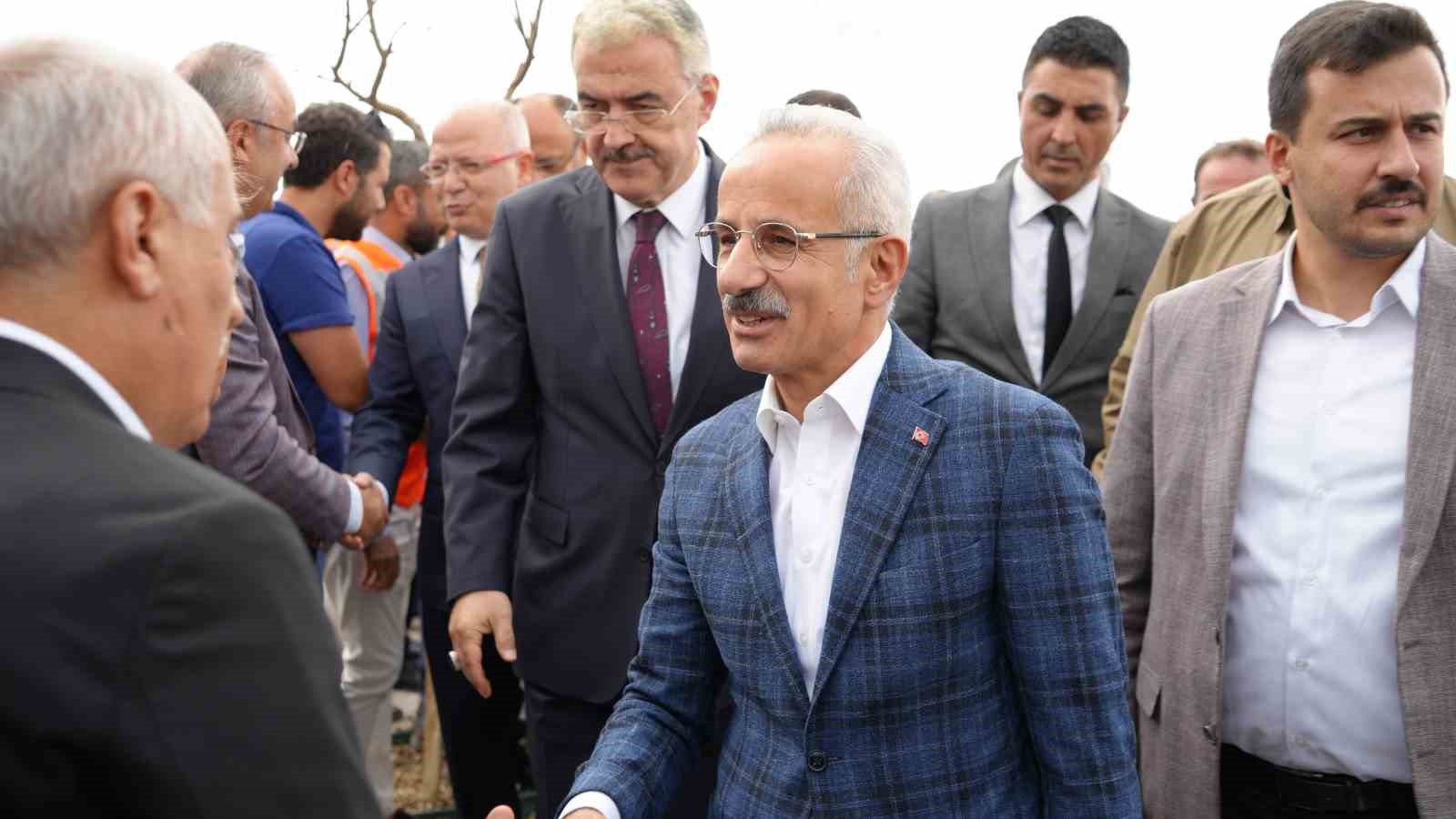 ULAŞTIRMA VE ALTYAPI BAKANI ABDULKADİR URALOĞLU, ZAMANDAN VE YAKITTAN 247
