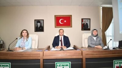 İznik Gölü’nde yaşanan su seviyesindeki tehlikeli düşüş, İznik Belediyesi’nin ev