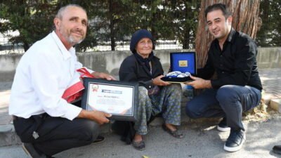 Osmangazi Belediyesi tarafından hayata geçirilen ‘Mahallemizi Birlikte Temizliyoruz’ projesine destek