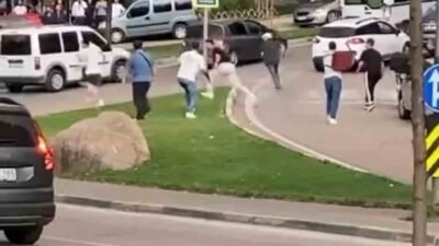 BURSA'DA ARALARINDA HUSUMET BULUNAN İKİ GRUBUN KAVGASI ORTALIĞI SAVAŞ ALANINA