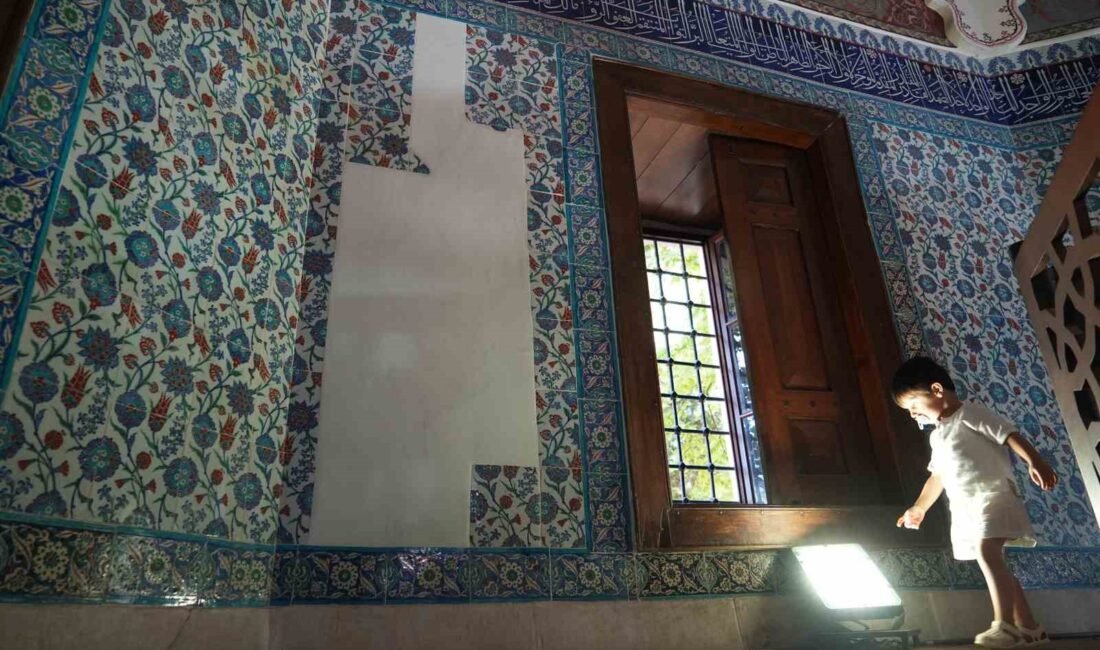 Bursa’da Muradiye Külliyesi’ndeki Kanun Sultan Süleyman’ın oğlu Şehzade Mustafa’ya ait