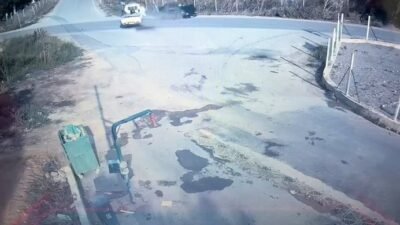 BURSA'NIN İZNİK İLÇESİNDE YAN YOLDAN ÇIKAN KAMYONET ANA YOLDAN GEÇEN