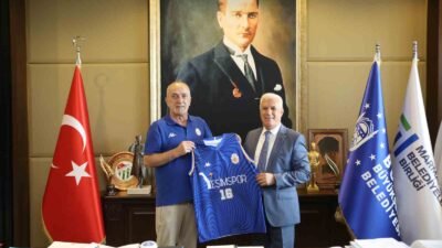 YEŞİM SPOR KULÜBÜ BAŞANTRENÖRÜ CEM ÇAĞAL, BURSA BÜYÜKŞEHİR BELEDİYE BAŞKANI