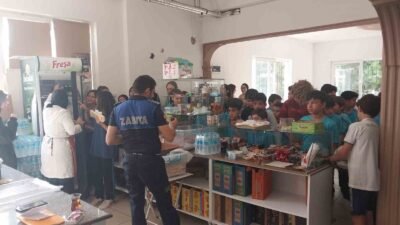 İNEGÖL BELEDİYESİ ZABITA MÜDÜRLÜĞÜ EKİPLERİ, OKULLARIN AÇILMASIYLA BİRLİKTE OKUL KANTİNLERİNİ